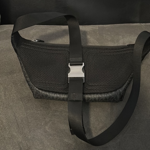 Michael Kors belt bag and money clip - Picture 2 of 4